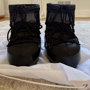 Black Moon Boot